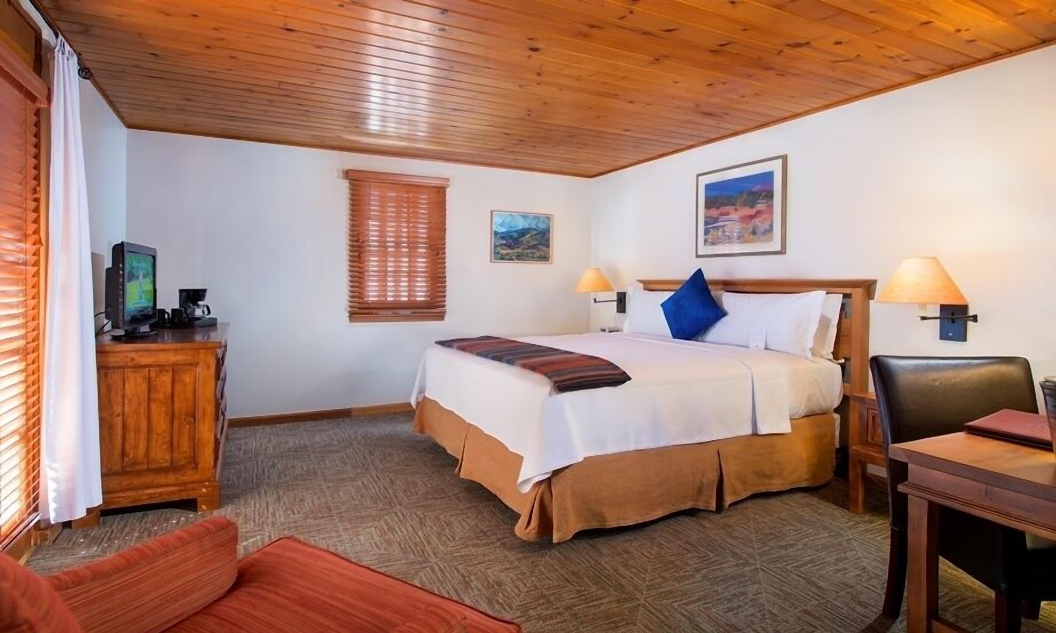 On The Alameda Hotel